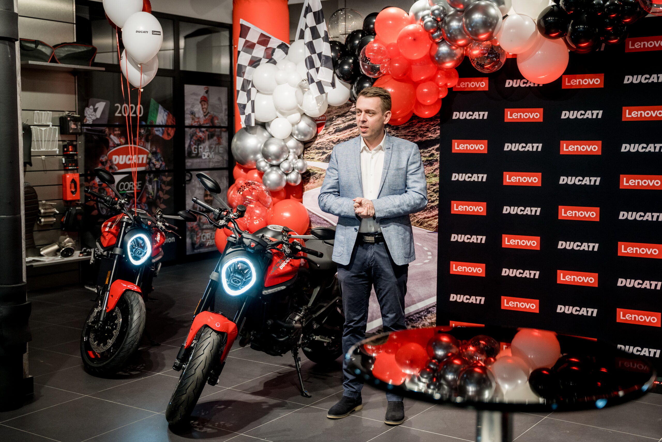 Motocykle Ducati Monster rozdane! Przedstawiamy zwycięzców konkursu „Forza Ducati!Forza Lenovo!”