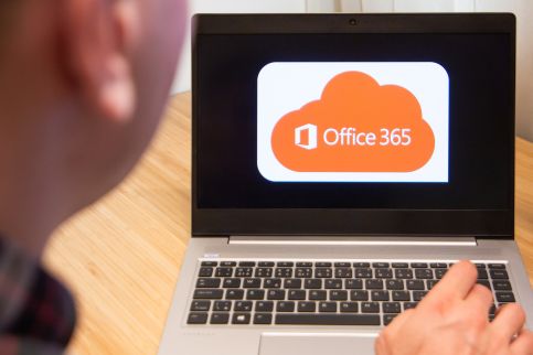 Podejrzane operacje na Office 365. Hakerzy wracają do szkoły