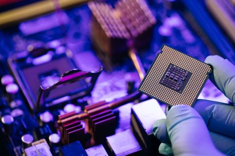 Opóźnienie masowej produkcji procesorów serwerowych Intela