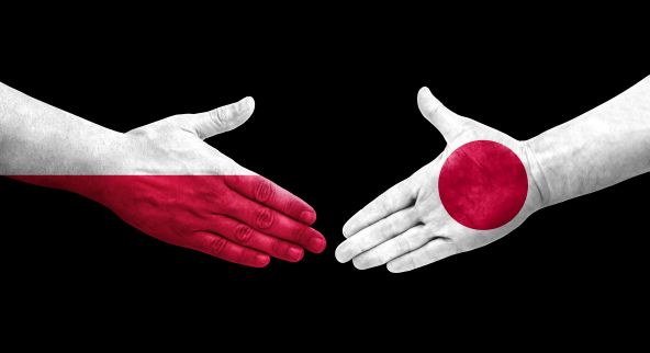 Kontrakt polskiego i japońskiego integratora