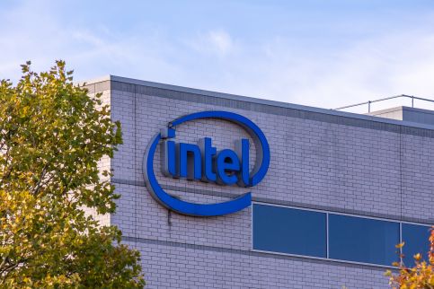 Intel: możliwe zwolnienia i cięcie kosztów