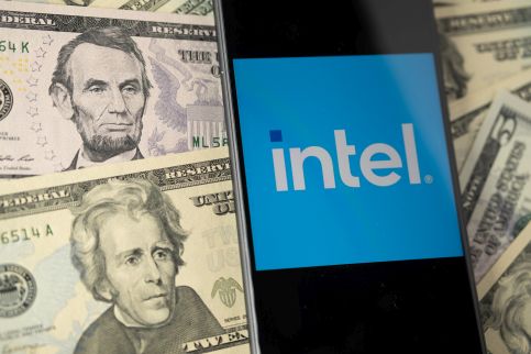 Intel sprzedaje udziały w spółce zależnej za 1,5 mld dol.