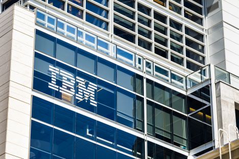 IBM kupuje część biznesu europejskiej firmy za 2 mld euro