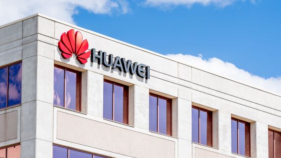 Huawei „przetrwało burzę”. Przychody w górę w 2023 r.