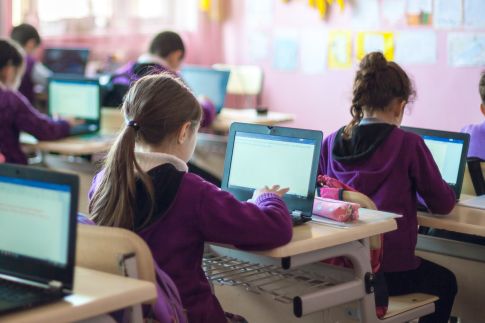 Minister Cyfryzacji zawiadomił prokuraturę ws. przetargu „Laptop dla ucznia”