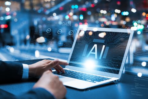 PC z AI osiągną 40 proc. udziału w rynku w 2025 r.