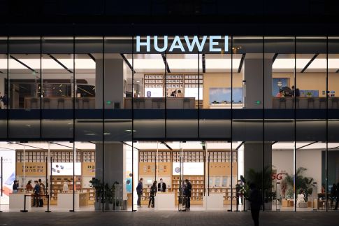 Huawei podwoiło zyski. Blisko 100 mld dol. przychodów