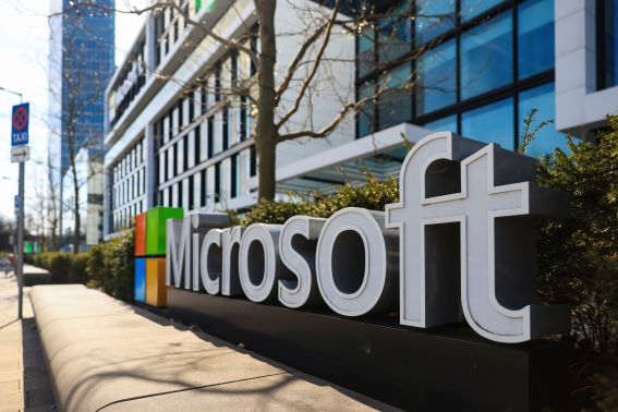 Microsoft zainwestuje 1,5 mld dol. w firmę AI
