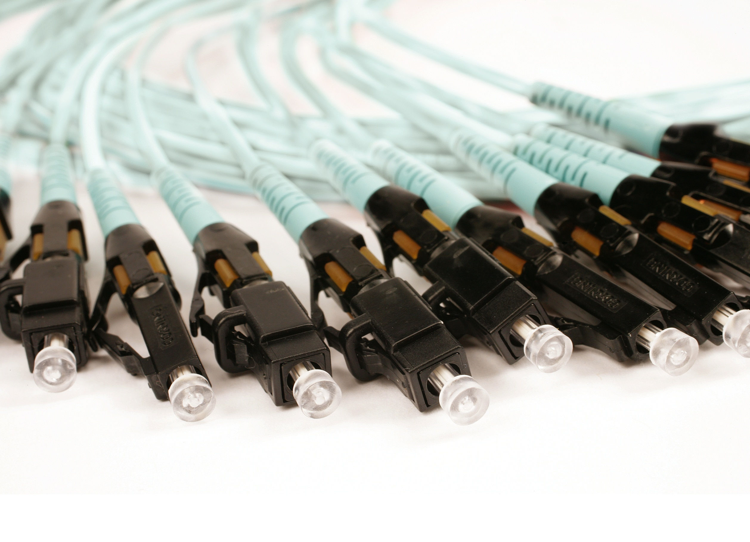 RRC dystrybutorem Corning Cable
