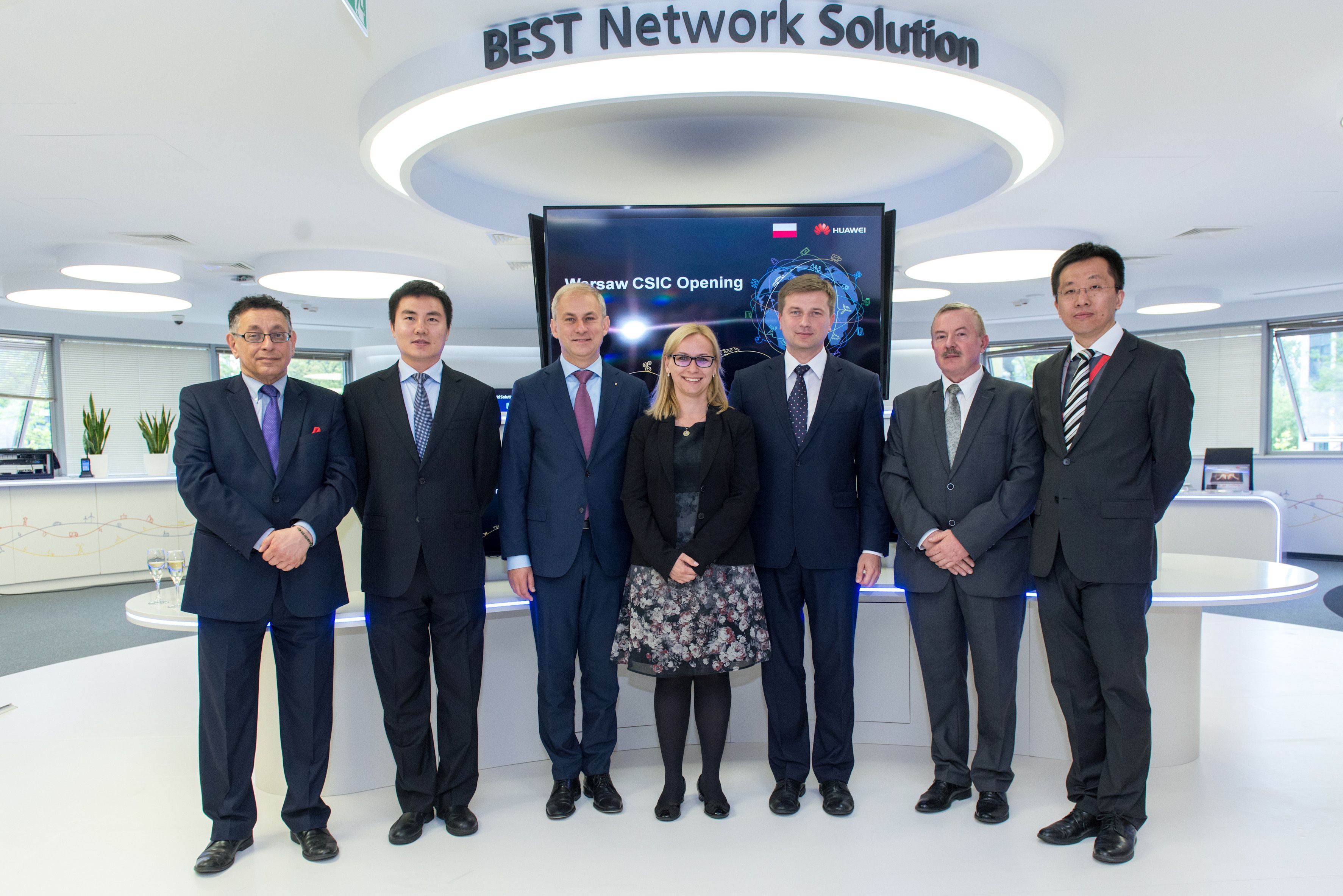 Huawei otworzył Centrum Innowacji w Warszawie
