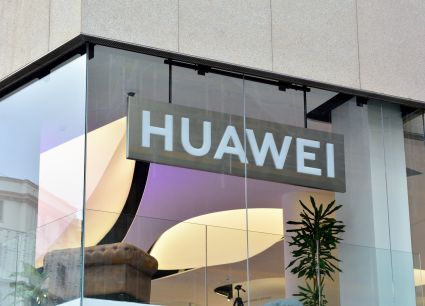 „Jednoznaczne dowody” na współpracę Huawei ze służbami?