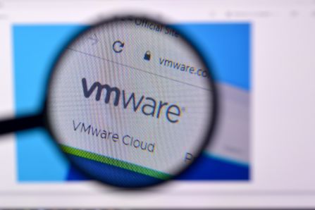 VMware nadal na łowach